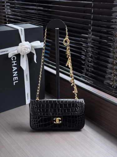 Сумка Chanel Chain Bag with Crocodile Pattern