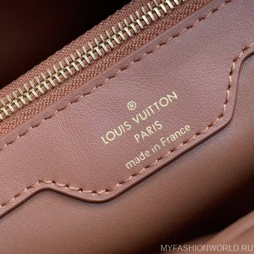 Сумка Louis Vuitton Capucines BB