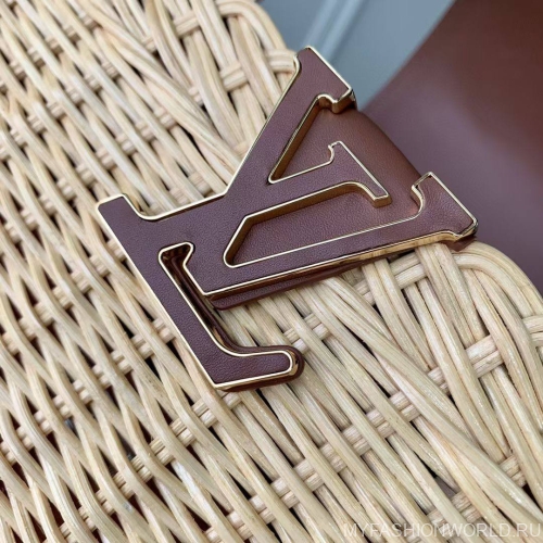 Сумка Louis Vuitton Capucines BB