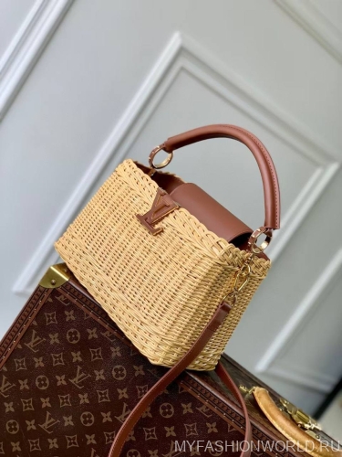 Сумка Louis Vuitton Capucines BB