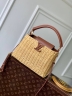 Сумка Louis Vuitton Capucines BB