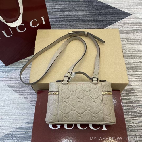 Супер-мини-сумка GG Emblem