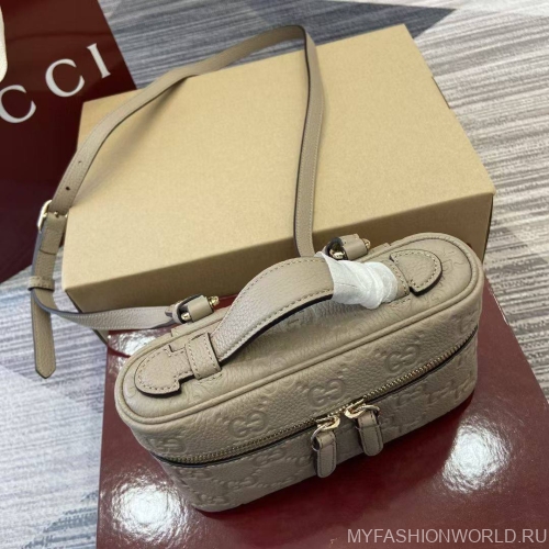 Супер-мини-сумка GG Emblem