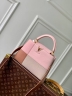 Сумка Louis Vuitton Capucines BB