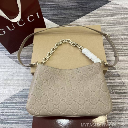 Сумка на плечо GG Emblem medium