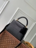 Сумка Louis Vuitton Capucines small