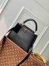 Сумка Louis Vuitton Capucines small