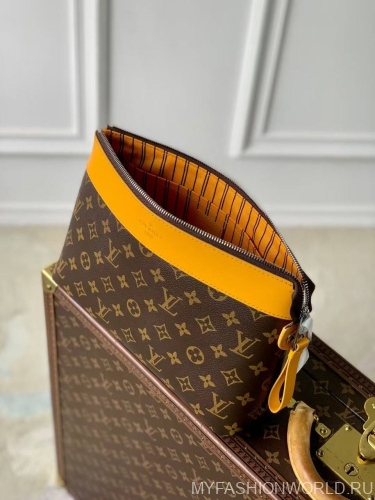 Клатч Louis Vuitton Pochette Voyage Souple