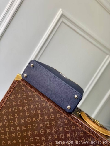Сумка Louis Vuitton Capucines BB