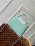 Сумка Louis Vuitton Capucines small