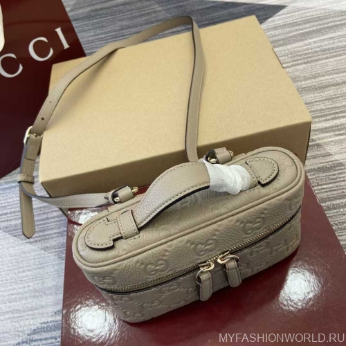 Супермини-сумка GG Emblem