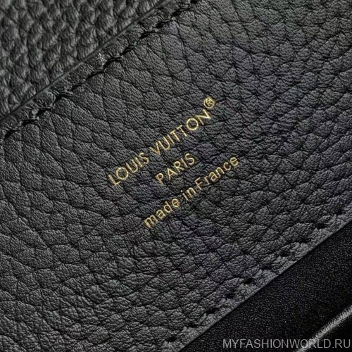 Сумка Louis Vuitton Capucines BB