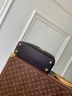 Сумка Louis Vuitton Capucines BB