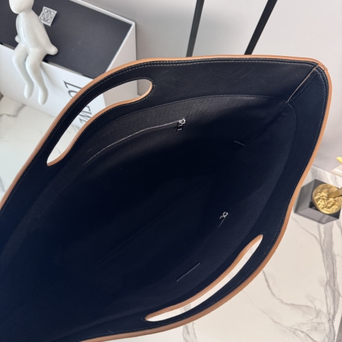 Сумка Loewe Bobby