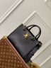 Сумка Louis Vuitton Lock And Go 