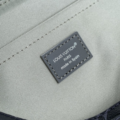 Сумка через плечо Louis Vuitton Courier
