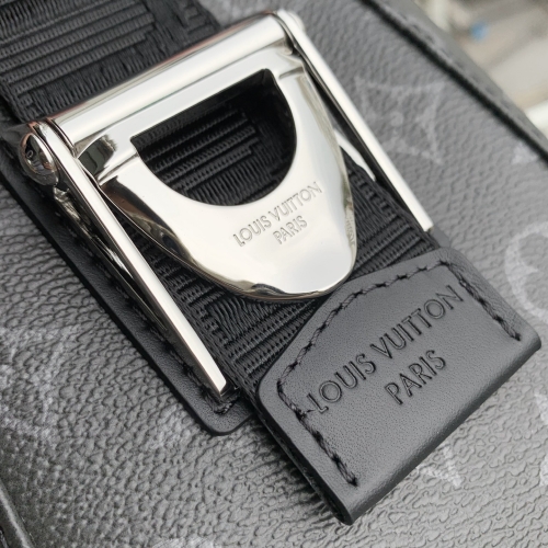 Сумка через плечо Louis Vuitton Courier