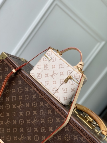 Сумка через плечо Louis Vuitton Chain Pouch