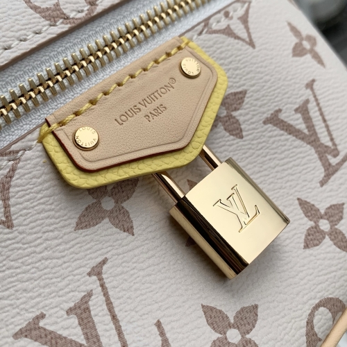 Сумка через плечо Louis Vuitton Chain Pouch
