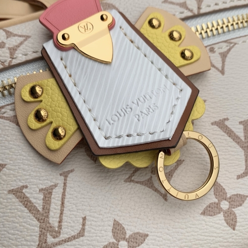 Сумка через плечо Louis Vuitton Chain Pouch