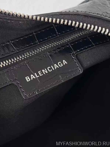 Сумка Balenciaga Le Cagole Medium Shoulder Bag