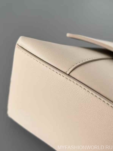 Сумка Balenciaga Downtown Medium