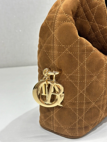Сумка Dior Small Dior Toujours Hobo Bag замша светло-коричневая