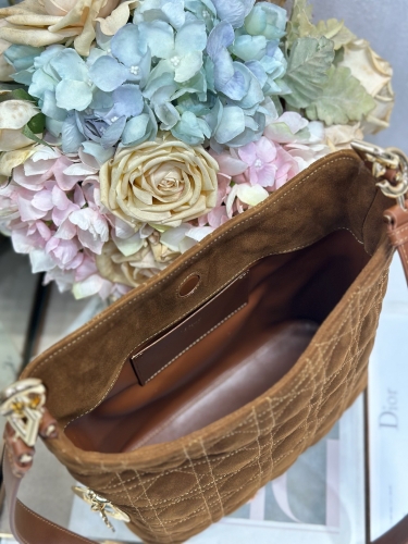 Сумка Dior Small Dior Toujours Hobo Bag замша светло-коричневая