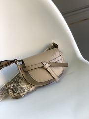 Сумка через плечо Loewe mini Gate  беж
