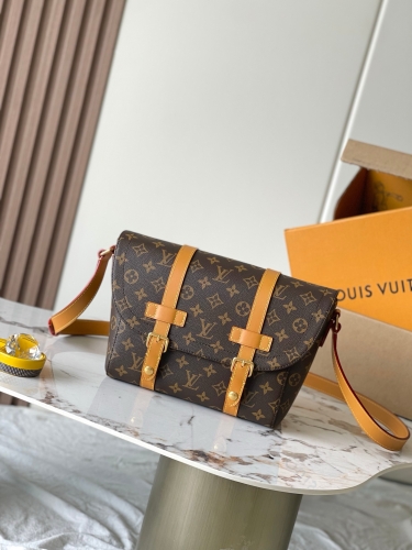 Сумка Louis Vuitton Christopher Monogram Archiv