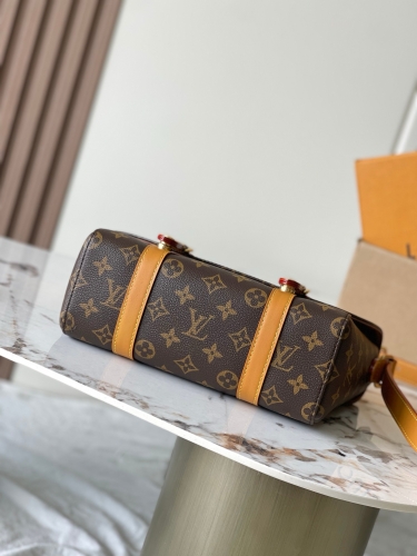 Сумка Louis Vuitton Christopher Monogram Archiv