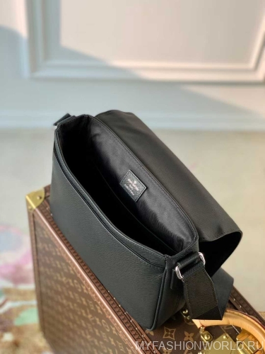 Сумка Louis Vuitton District PM