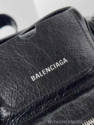Сумка Balenciaga Superbusy Small Sling Bag