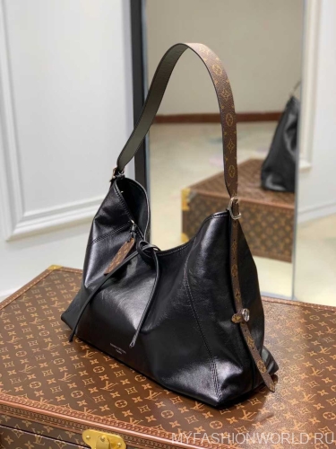 Сумка Louis Vuitton CarryAll