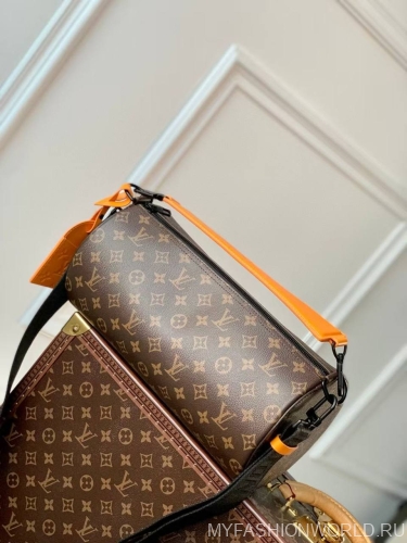 Сумка Louis Vuitton Soft Polochon medium