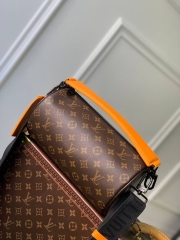 Сумка Louis Vuitton Soft Polochon small